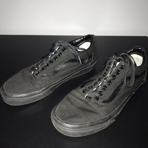 black canvas old school vans